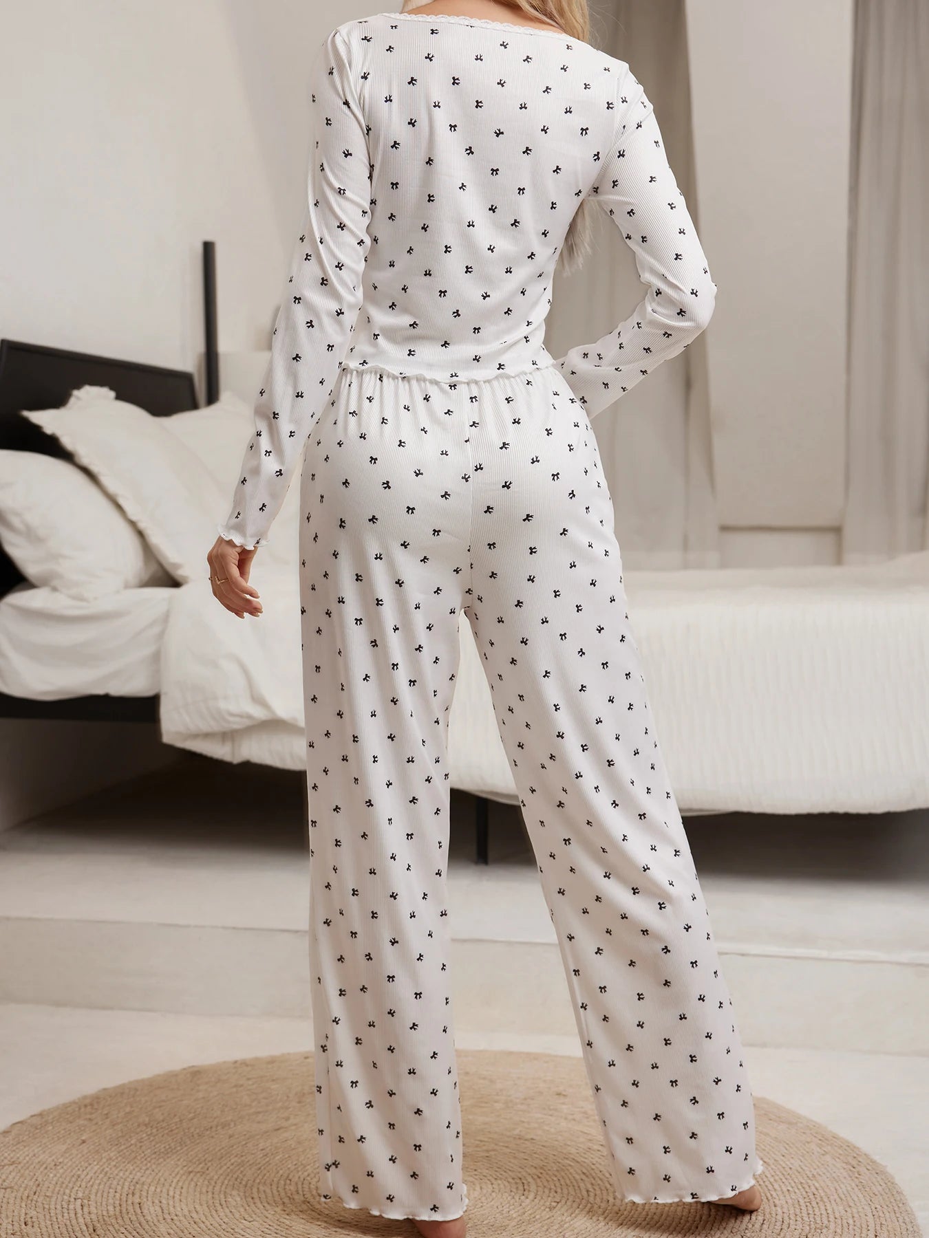Cute Bowknot Print Women’s Pajama Set – Lettuce Trim Autumn Loungewear